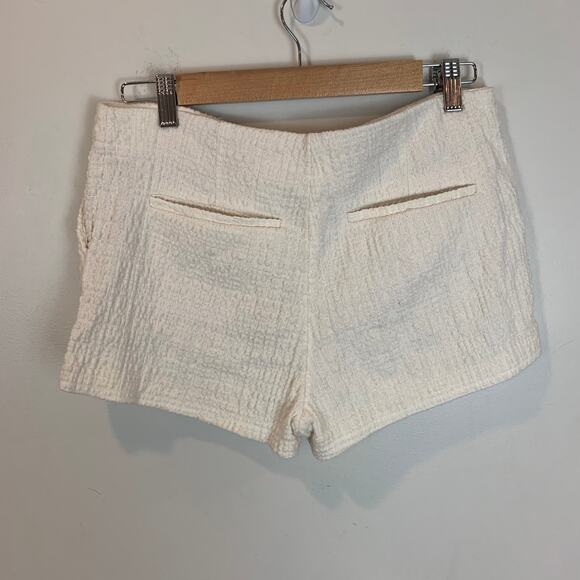 H&M Cream Ivory Textured Pleated Shorts 8 M Medium - Picture 2 of 7